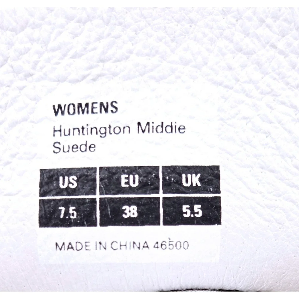 NWOT Seavees Womens Huntington Middie Sneakers - Size‎ 7.5